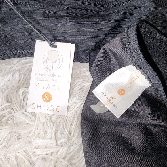 Medium Shade & Shore Black Ribbed Cut-Out One Piece Swimsuit - Picture 6 of 6